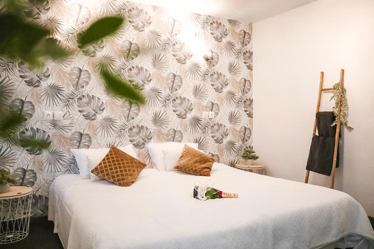 Maria Grazia Hotel Saint-Gâtien-des-Bois Εξωτερικό φωτογραφία